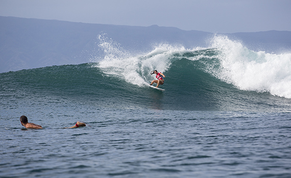 ASP World No. 3 Tyler Wright (AUS) looked dominant on the opening day of the Target Maui Pro. Image: ASP / Laurent Masurel