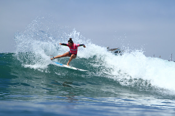 Malia Manuel (HAW), 21, defending event champion, advanced through two heats in Oceanside to secure a spot in the Round of 12. Image: Kurt  Steinmetz
