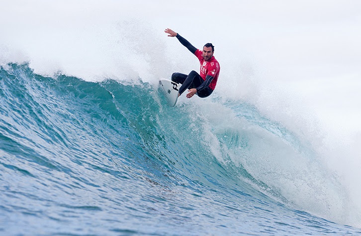 Joel Parkinson (AUS) sails through to the Quarterfinals after victory in both Round 3 and Round 4 today at the J-Bay Open. Image: ASP / Kelly Cestari