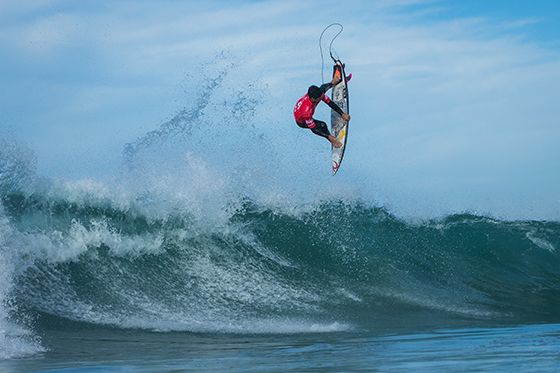 Gabriel Medina (BRA) flies into round 3 in Peniche. Image: WSL / Poullenot Gabriel Medina (BRA) flies into round 3 in Peniche. Image: WSL / Poullenot