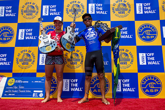 Tyler Wright (AUS) and Filipe Toledo (BRA) are crowned champions of the Vans US Open of Surfing. Image: ASP/Morris
