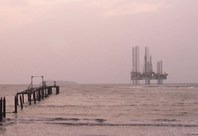 Is the sun setting on West African oil? A platform in Limbe, Cameroon. Virginie Is the sun setting on West African oil? A platform in Limbe, Cameroon. Virginie