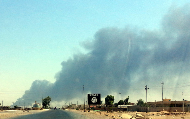 Instability threatens Iraq’s oil fields. EPA/STR Instability threatens Iraq’s oil fields. EPA/STR