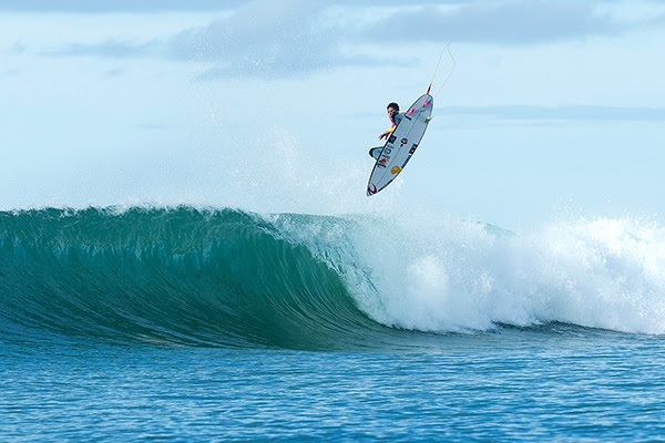 Reigning WSL Champion Gabriel Medina (BRA) posted the highest two-wave heat total of the competition in Round 3 today, a near perfect 19.07. Image: WSL / Cestari Reigning WSL Champion Gabriel Medina (BRA) posted the highest two-wave heat total of the competition in Round 3 today, a near perfect 19.07. Image: WSL / Cestari