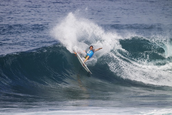 South Africa's Jordy Smith has been absent most of the season due to injury but made a big impact today at the Billabong Pipe Masters. Image: WSL / Kirstin South Africa's Jordy Smith has been absent most of the season due to injury but made a big impact today at the Billabong Pipe Masters. Image: WSL / Kirstin