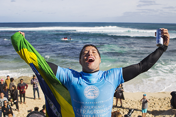 Adriano de Souza (BRA) claims victory at the Drug Aware Margaret River Pro. Image: WSL / Kirstin