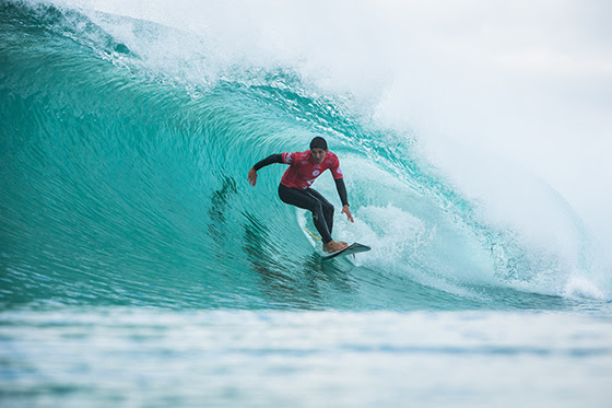 Gabriel Medina (BRA) navigated the Supertubos barrels on his way to a round 4 berth. Image: WSL / Poullenot Gabriel Medina (BRA) navigated the Supertubos barrels on his way to a round 4 berth. Image: WSL / Poullenot