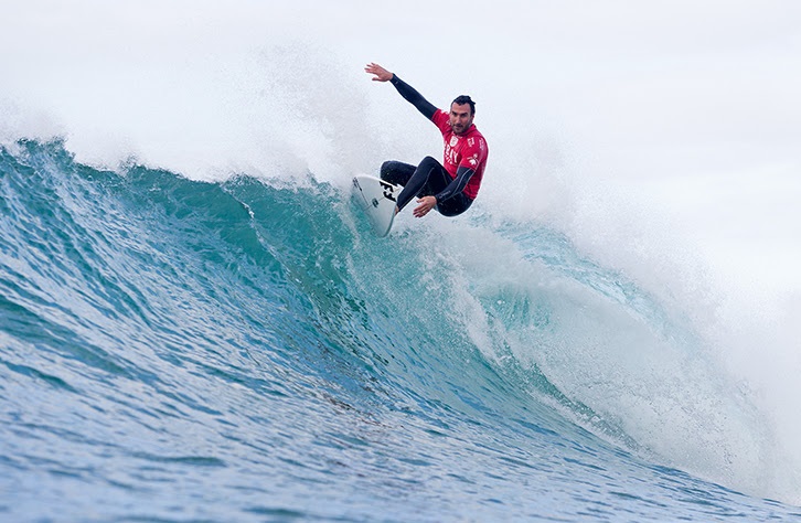 Joel Parkinson (AUS) sails through to the Quarterfinals after victory in both Round 3 and Round 4 today at the J-Bay Open. Image: ASP / Kelly Cestari Joel Parkinson (AUS) sails through to the Quarterfinals after victory in both Round 3 and Round 4 today at the J-Bay Open. Image: ASP / Kelly Cestari